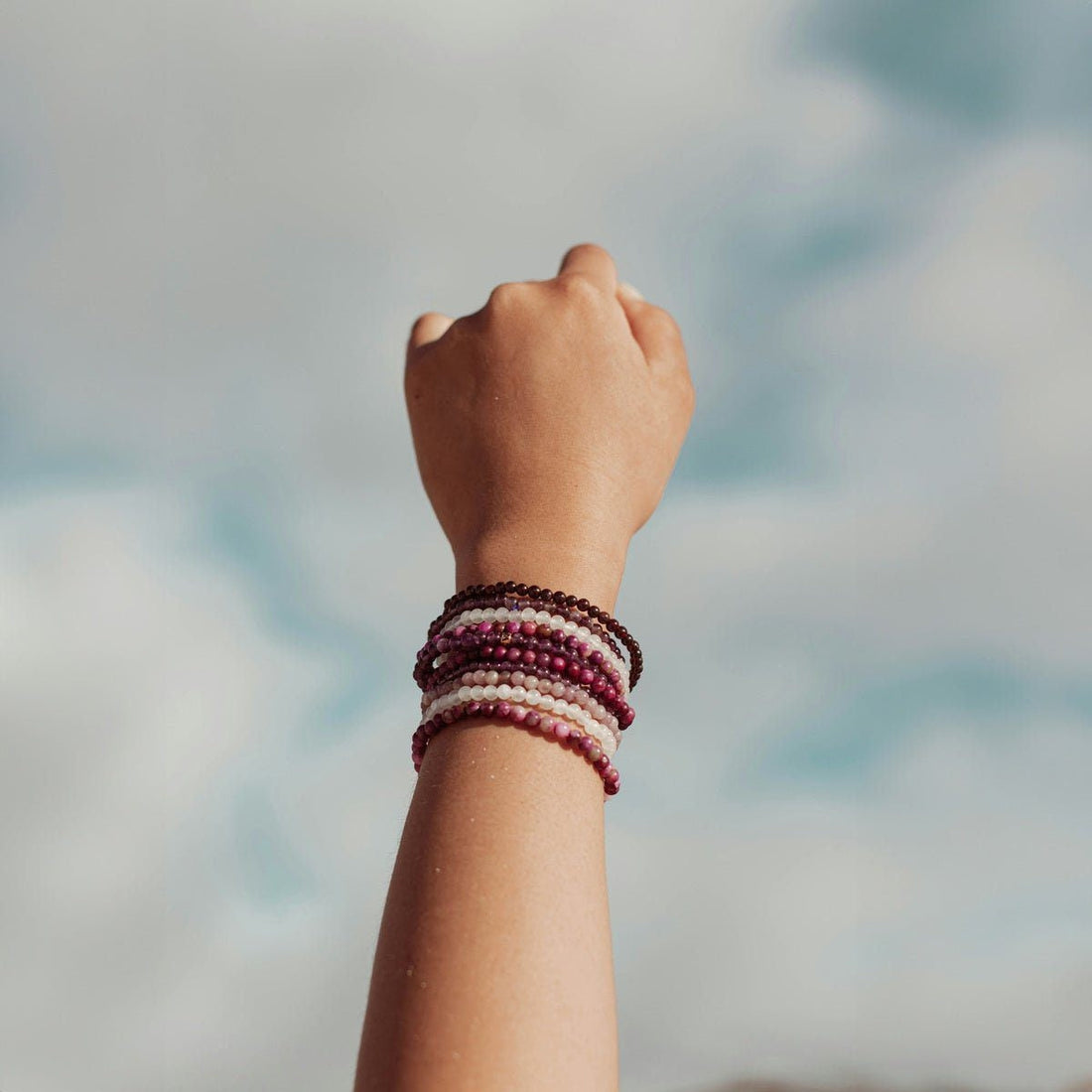 All Blogs-Crystal Power: How to Wear Crystal Bracelets for Maximum Energy?-GEMROCKY