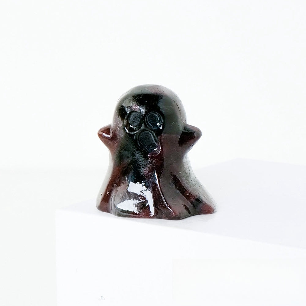 Crystal Small Ghost 3cm Carvings GEMROCKY-Carvings-Garnet-