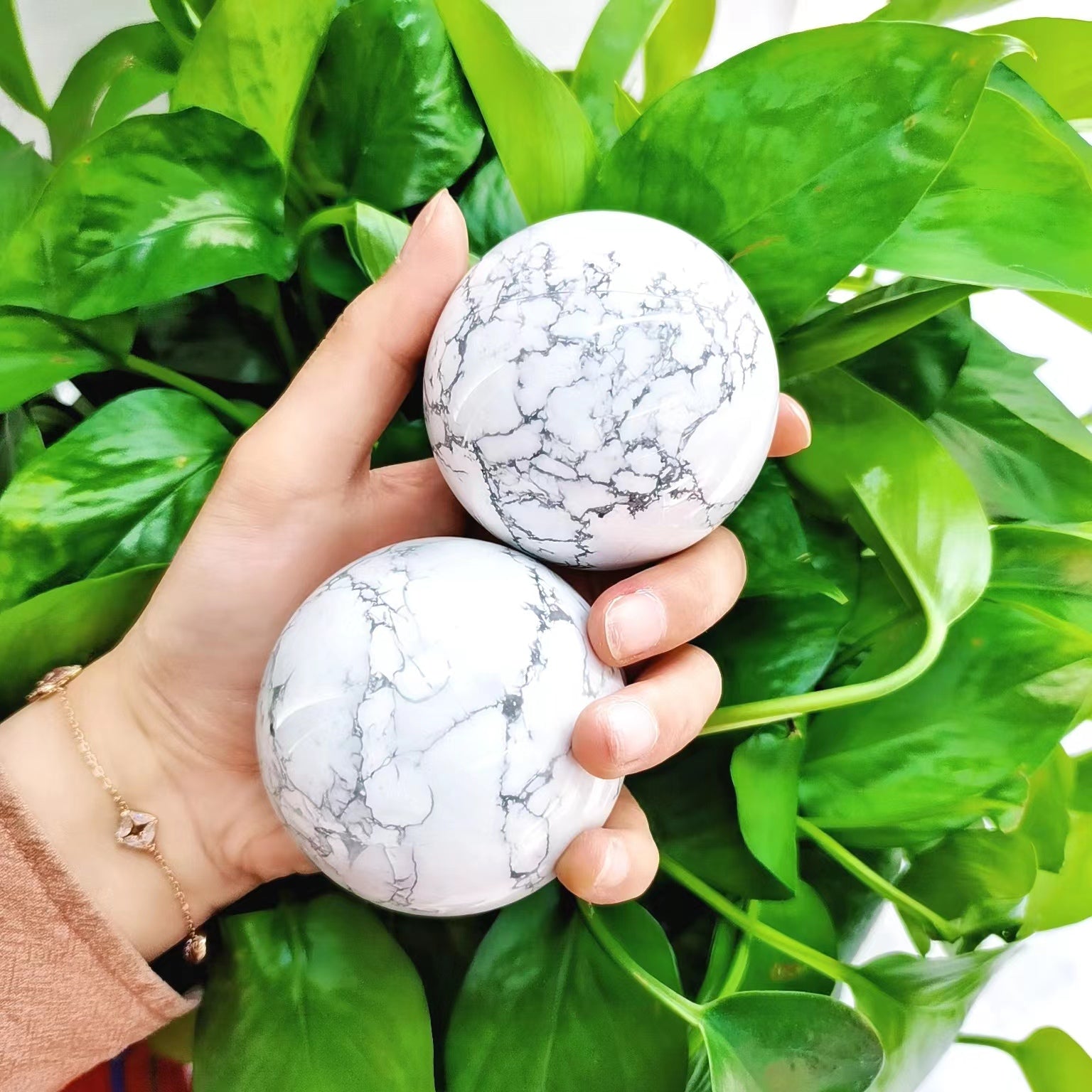 Howlite Spheres GEMROCKY-Spheres-